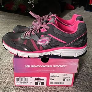 NEW Sketchers Align Running Shoe